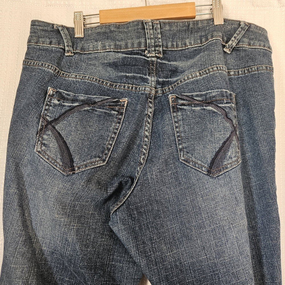 Lane Bryant Distinctly Bootcut Jeans Size 18 Tall - Picture 4 of 8
